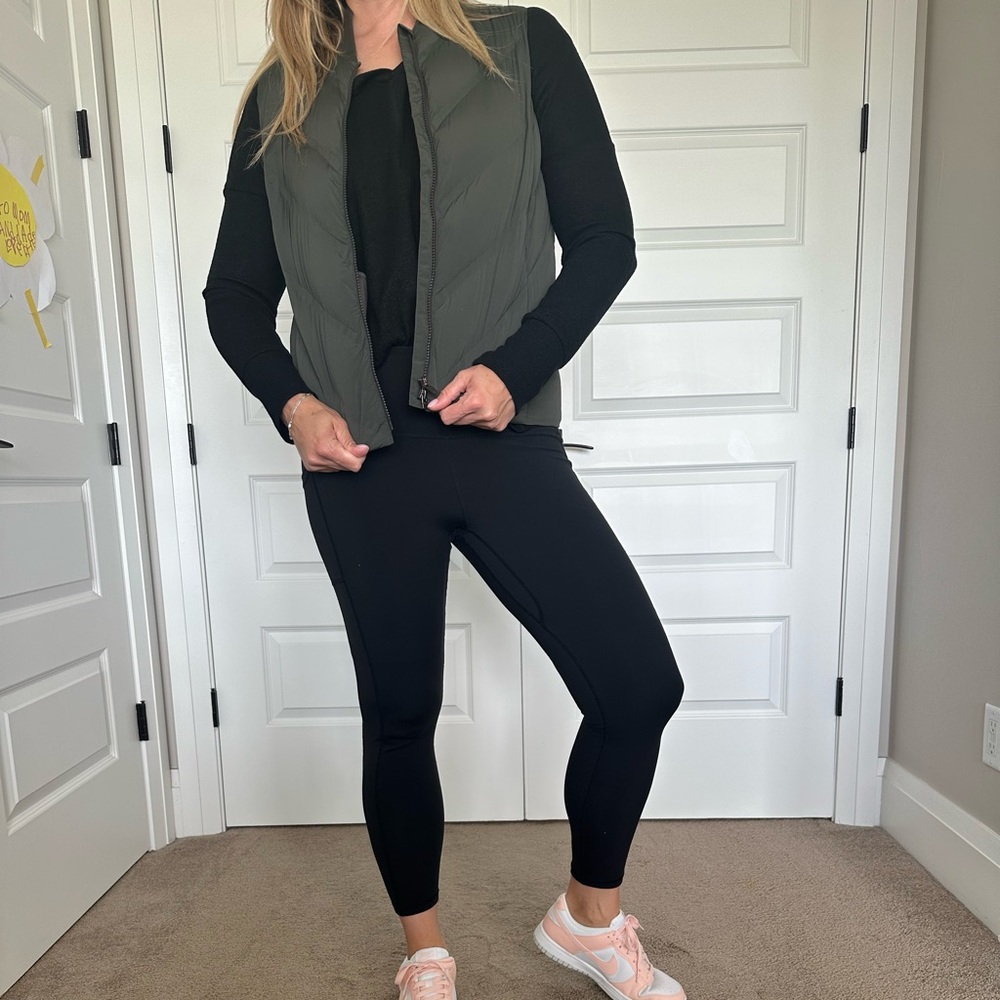 Athleta Puffer Vest